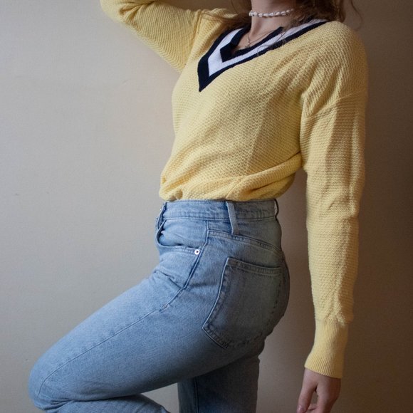 Yellow Sweater - Picture 3 of 5